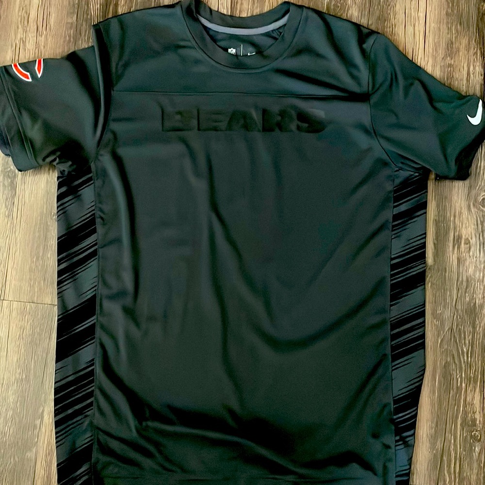 Nike dry fit Chicago Bears top men’s extra-large